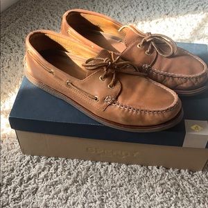 Gold cup Sperry